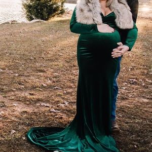 Maternity velvet green dress